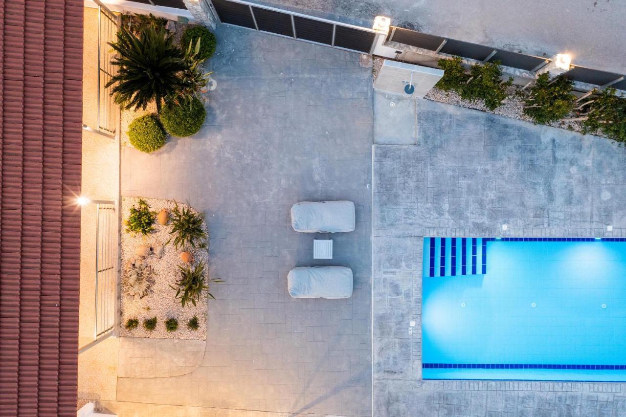 Reni Garden House Villa อาฟานโท ภายนอก รูปภาพ