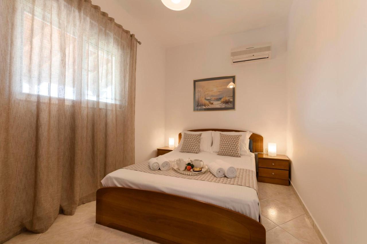 Reni Garden House Villa อาฟานโท ภายนอก รูปภาพ